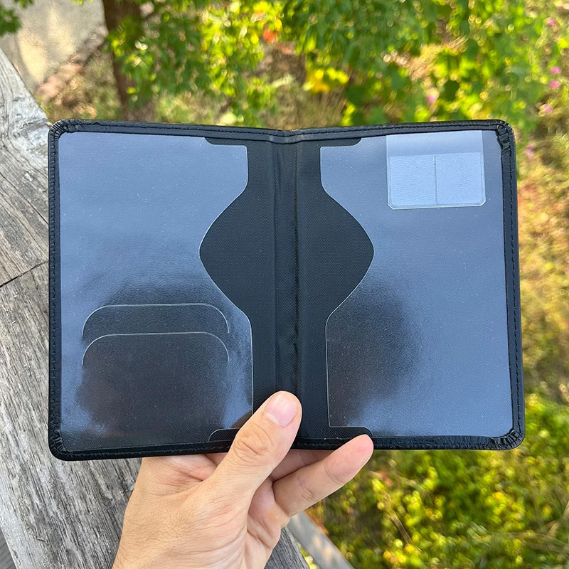 Travel Essentials Nederland Co - Leather Passport Cover recensione e prezzo